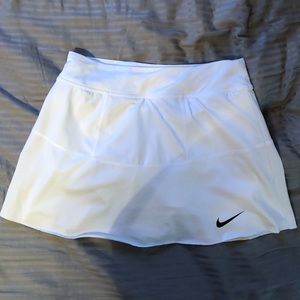Nike Girl’s White Tennis Skirt - L